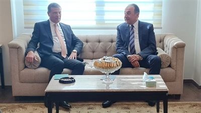 وزيرا قطاع الأعمال و الزراعة يبحثان جهود النهوض بالقطن المصري