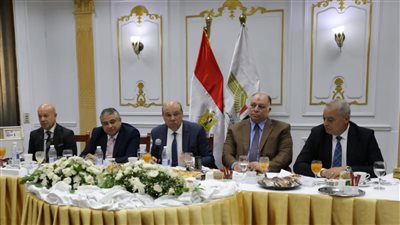 وزير الطيران المدنى: تعزيز الشراكات مع القطاع الخاص دون المساس بأصول الدولة 
