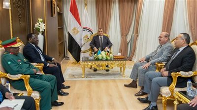 وزير الإنتاج الحربي يبحث مع السفير التنزاني التعاون المشترك بين الجانبين