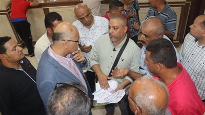 محافظ القليوبية يتفقد المركز التكنولوجي لخدمة المواطنين بمجلس مدينة طوخ