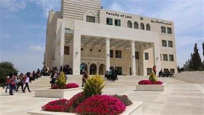 «لو جايب 70% أدبي».. اعرف قائمة الكليات المتاحة