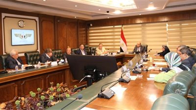 الحفني يبحث مع وفد اتحاد جمعيات ومؤسسات المستثمرين جذب مزيد من الإستثمارات و تشجيع مشاركة القطاع الخاص 