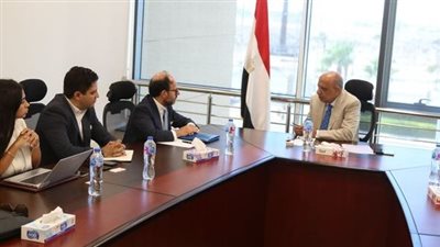 وزير الكهرباء يبحث مع بنك الاستثمار الأوروبى تعزيز فرص التعاون بمختلف المجالات