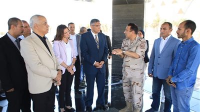 محافظ الجيزة يقوم بجولة داخل المتحف المصري الكبير ويشيد بالصرح الأثري العظيم