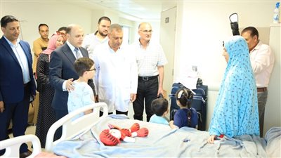 محافظ كفرالشيخ يطمئن على الأشقاء الفلسطينيين بمستشفى بيلا المركزي
