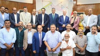 بالصور.. جهاز مدينة 6 أكتوبر يكرم محافظ الجيزة