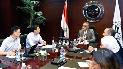  باستثمارات نصف مليار دولار.. شركة صينية تبحث إنشاء مجمع متكامل للغزل في مصر