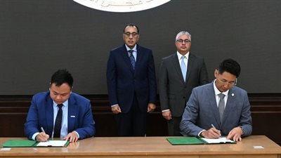 رئيس الوزراء يشهد توقيع عقد مشروع هايسنس مصر وشركةFBB TECH 