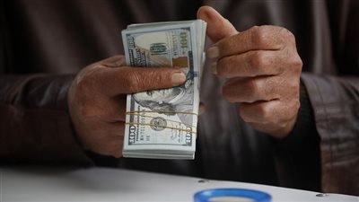 تراجع في سعر الدولار اليوم بقرشين