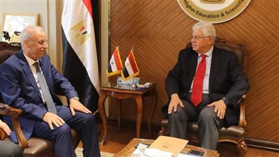 وزير التعليم العالي: نحرص على تذليل الصعوبات التي تواجه الطلاب العراقيين في الجامعات المصرية 