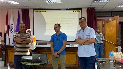 وكيل تعليم قنا يشهد فعاليات البرنامج التدريبى عن التغذية المدرسية لمعلمات التعليم المجتمعي 