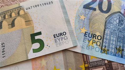 العملاق الأوروبي يتراجع.. سعر اليورو في البنوك المصرية الثلاثاء 13 أغسطس