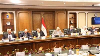 الحفني يعقد اجتماعًا تنسيقيًا مع كافة الاجهزة بالمطار لاستعراض المعوقات المؤثرة على حركة الركاب 