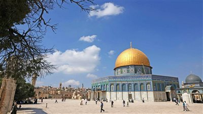 ‎40 ألفا يؤدون صلاة الجمعة في المسجد الأقصى