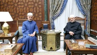 المفتي إلى شيخ الأزهر.. وأعدكم أن تكون دار الإفتاء دائما في حضن الأزهر