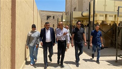 الإسكان تتابع العمل بمنظومة مياه الشرب والصرف وتكثف زيارتها التفقدية