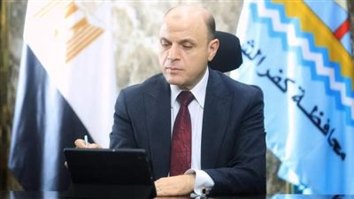 محافظ كفرالشيخ يتابع أعمال تسوية وتمهيد طبقة السن بطريق «الخليج برمبال» بمطوبس