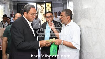 محافظ قنا يفاجئ مركز الأورام للاطمئنان علي جودة الخدمات الطبية المقدمة للمرضي