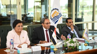 محافظ قنا يترأس المجلس الإقليمي للسكان للوقوف علي المؤشرات السكانية