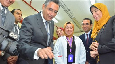 رقمنة المصلحة .. وزير التموين يتفقد أعمال الدمغة والموازين