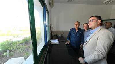وزير الإسكان يتفقد أعمال إحلال وتجديد محطة تنقية مياه جنوب العلمين بطاقة 167 ألف م3 يومياً