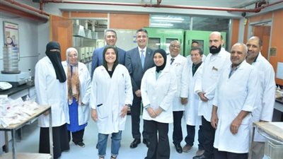 وزير التموين يتفقد مصلحة دمغ المصوغات والموازين التابعة للوزارة