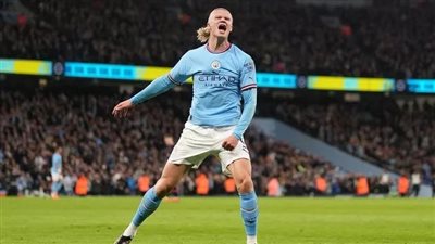 حقيقة شائعات انتقال إيرلينج هالاند إلى برشلونة: اللاعب يلتزم مع مانشستر سيتي