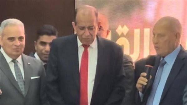 خلف الحدث