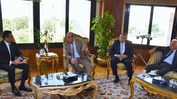 وزير الطيران أثناء