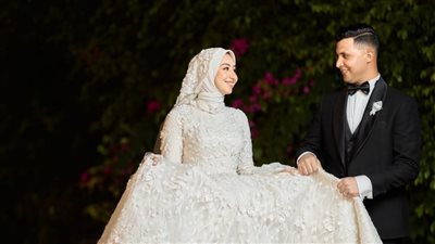 بالصور.. آية أبو العينين في القفص الذهبي لآل كرم الدين