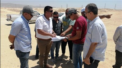 تطوير الطرق بمنطقة الصناعات المتوسطة وترفيق الأراضي السكنية ببني سويف الجديدة