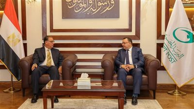 «لخدمة المصريين بالخارج»..رئيس البريد المصري يستقبل نائب وزير الخارجية للهجرة 