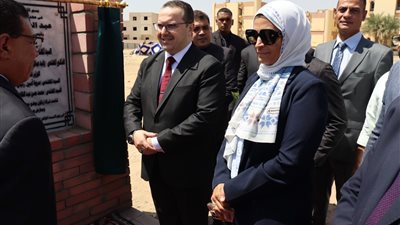 وضع حجر أساس إنشاء قاعة مؤتمرات وأرض معارض ومول تجاري بالشيخ زايد