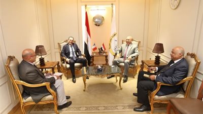 وزير النقل يشهد توقيع عقد تحديث أنظمة الخط الأول لمترو الأنفاق بالقاهرة