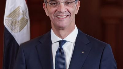 نيابة عن الرئيس السيسي.. وزير الاتصالات يشارك في أعمال المنتدى الإندونيسى – الأفريقى