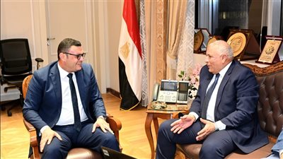 وزير الإسكان ومحافظ الوادى الجديد يتابعان موقف المشروعات قيد التنفيذ بالمحافظة