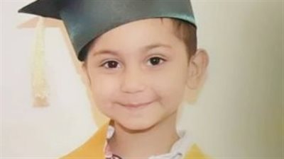 دخل على رجله وخرج ملفوف في بطانية.. والد الطفل محمود يكشف تفاصيل الإهمال القاتل
