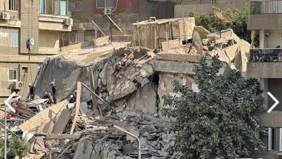 محافظ الإسكندرية يتابع تداعيات انهيار أجزاء من عقار بمنطقة العطارين