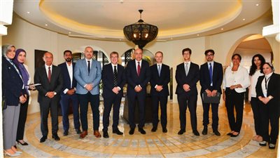 الحفني يبحث مع وفد بريطاني تطوير البنية التحتية و إدارة المطارات  المصرية   