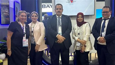 توافد كبار الشخصيات وممثلي الشركات العالمية على جناح القابضة للمطارات 