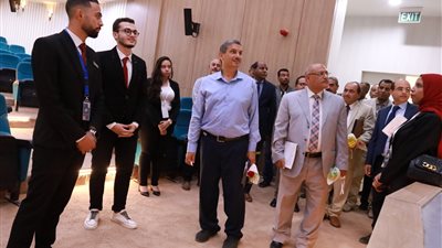 وفد الأعلى للجامعات يتفقد برنامج الهندسة بجامعة جنوب الوادي الأهلية 
