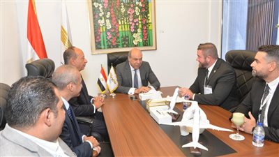 الحفني يبحث مع وفد إدارة أمن النقل الأمريكية تعزيز منظومة الأمن بالمطارات المصرية