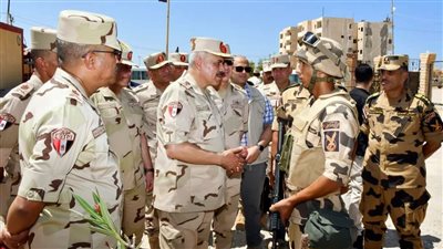 أحمد موسى: رئيس الأركان المصرى كان قاعد على الحدود مع غزة بيتغدى مع الأبطال