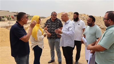 وزير الإسكان يتابع سير العمل بمشروعات الطرق والمرافق بمناطق التوسعات بالمدن جديدة