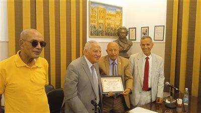 اتحاد الكتاب يناقش 