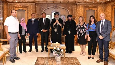 بالصور..رئيس مجلس أمناء التحالف الوطني يزور  البابا تواضروس الثاني لدعم مجهودات التحالف 