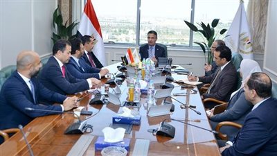 وزير التموين يبحث مع بنك 