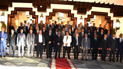 بالصور.. محافظ جنوب سيناء يلتقي الدارسين بكلية الحرب العليا خلال زيارتهم السنوية 
