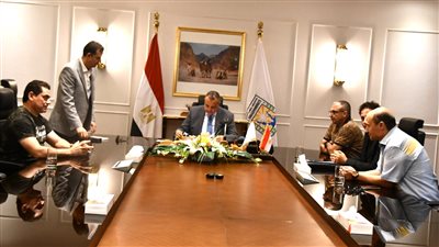 محافظ جنوب سيناء يتابع موقف سداد مستحقات الكهرباء 