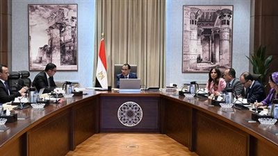 رئيس الوزراء يتابع مع وزير الإسكان عددا من ملفات عمل الوزارة